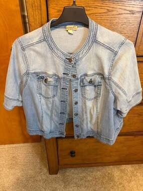 One World Plus Size 3X Light Wash Short Sleeve Cropped Denim Jacket